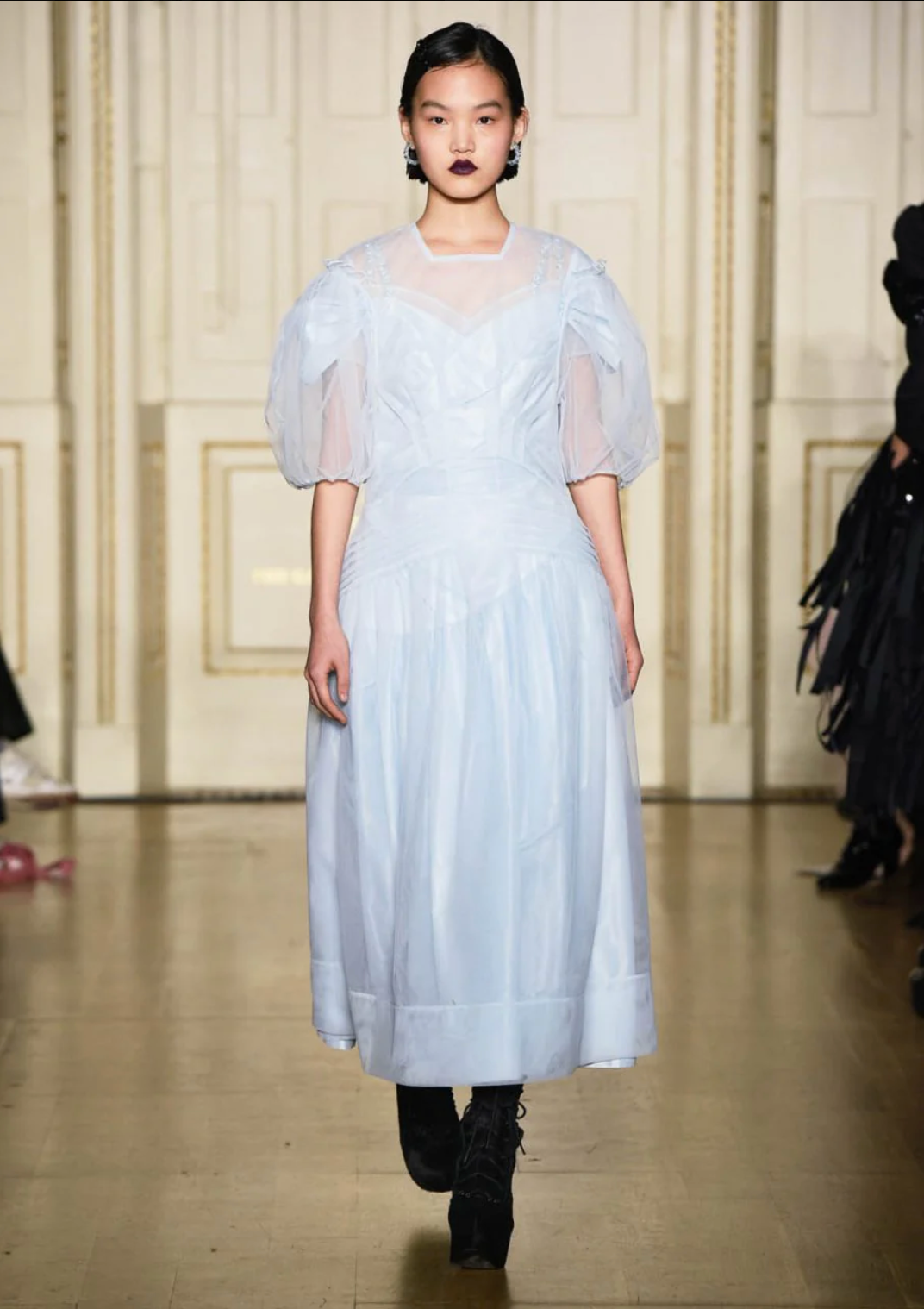 Sweetheart-Neckline Taffeta Midi Dress