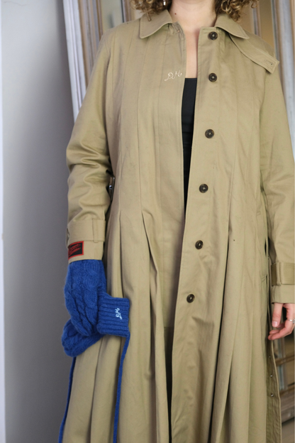 Cable Knit String Mittens in Cobalt Blue