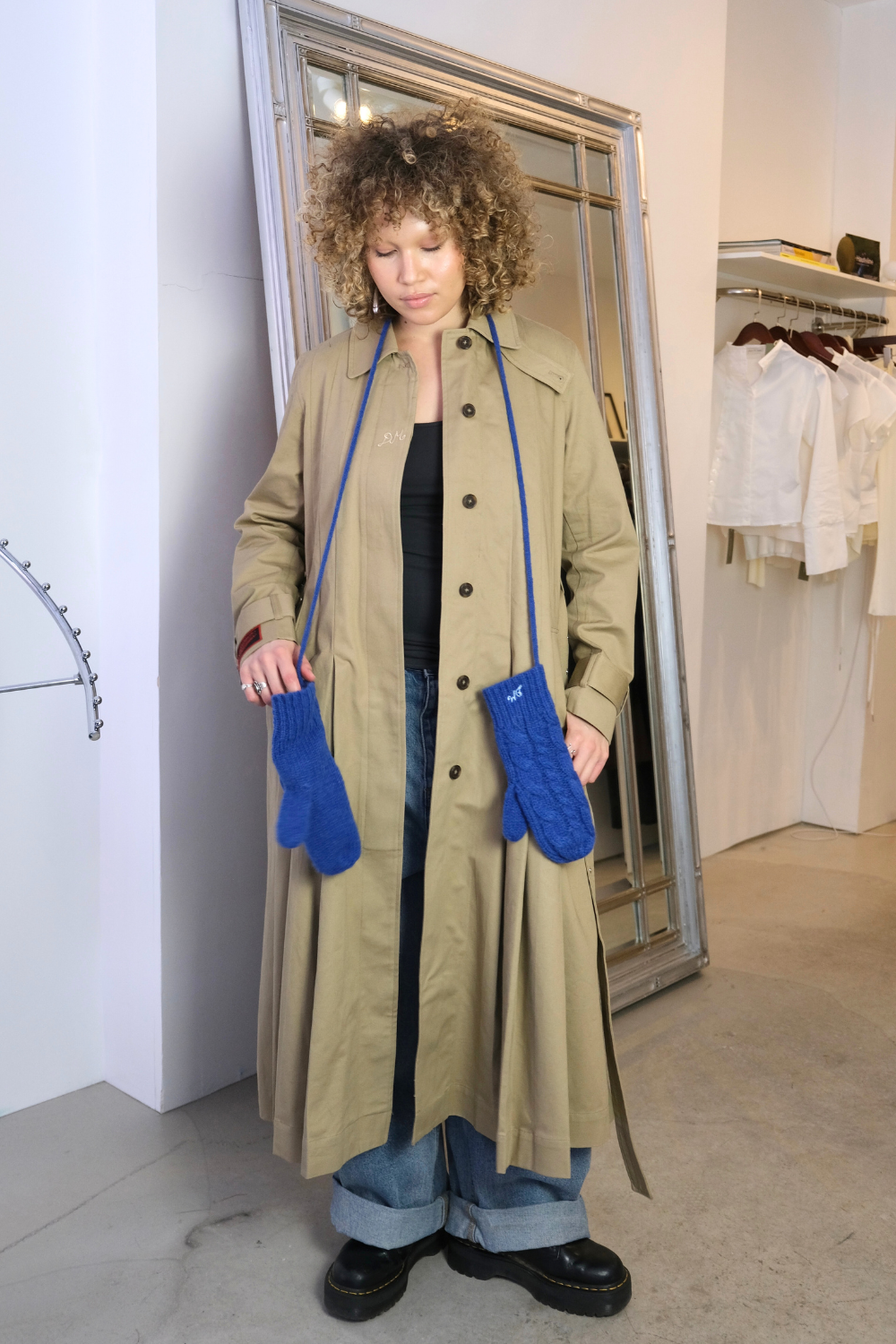 Cable Knit String Mittens in Cobalt Blue